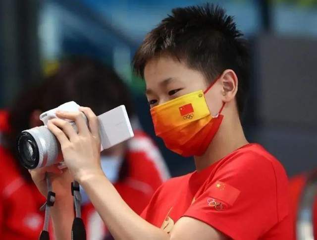 国产成人拍精品视频网